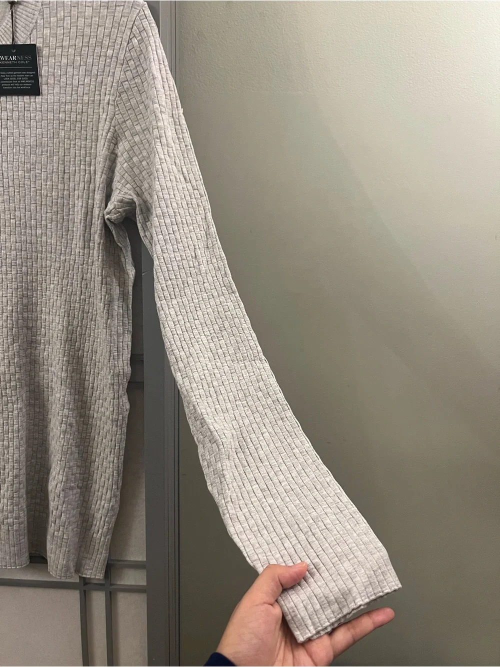 NWT Kenneth Cole Gray Long Sleeve V-Neck Sweater Thin Men’s Size Medium Slim Fit